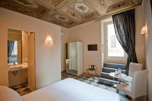 Little Queen Suite image 1