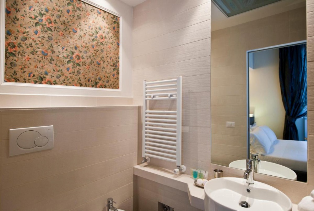 Little Queen Suite Image 6